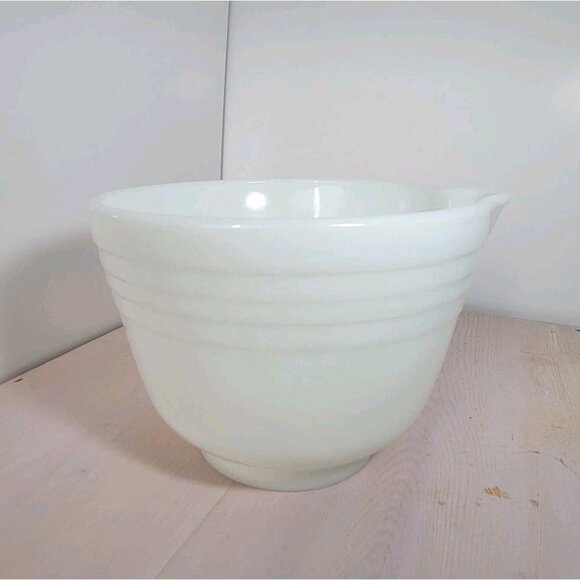 Vintage Pyrex White Milk Glass Hamilton Beach #15 Ribbed Mixing Batter Bowl - Picture 6 of 10
